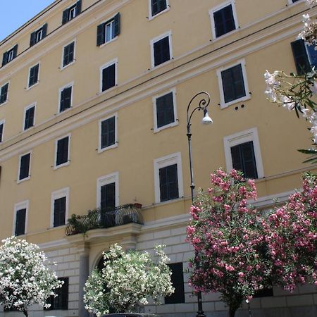 Colosseum New Charming Apartment Rome Bagian luar foto