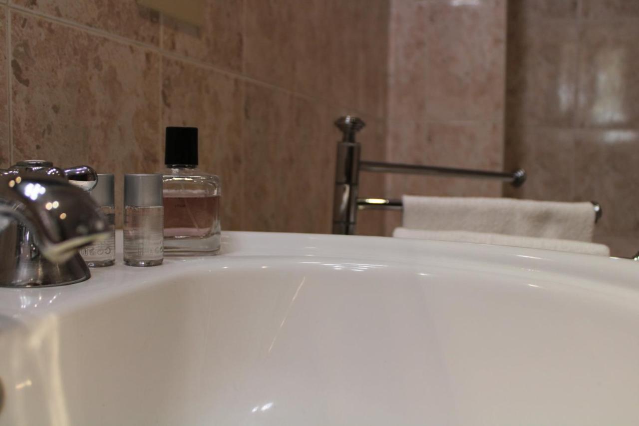 Colosseum New Charming Apartment Rome Bagian luar foto