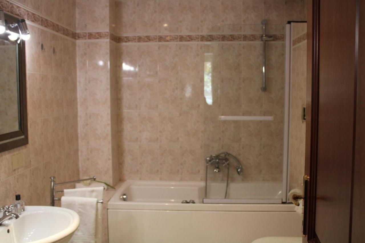 Colosseum New Charming Apartment Rome Bagian luar foto