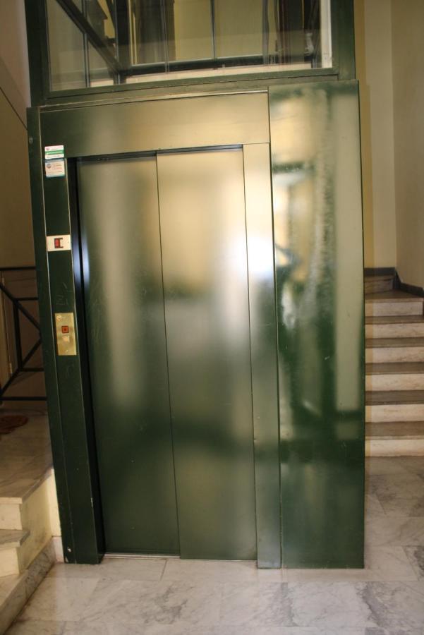 Colosseum New Charming Apartment Rome Bagian luar foto